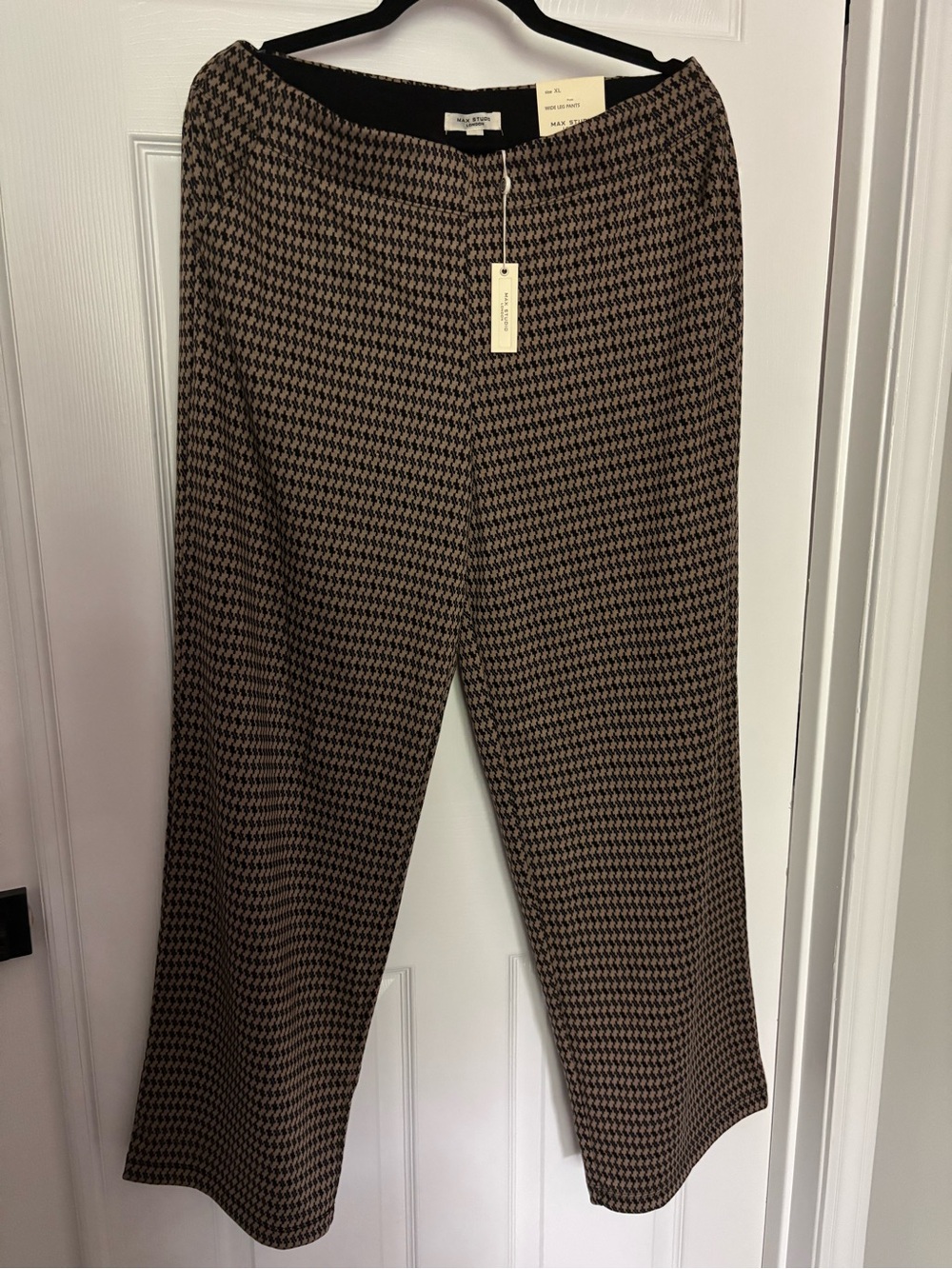 Max Studio Wide-Leg Houndstooth Pants in Brown & Black